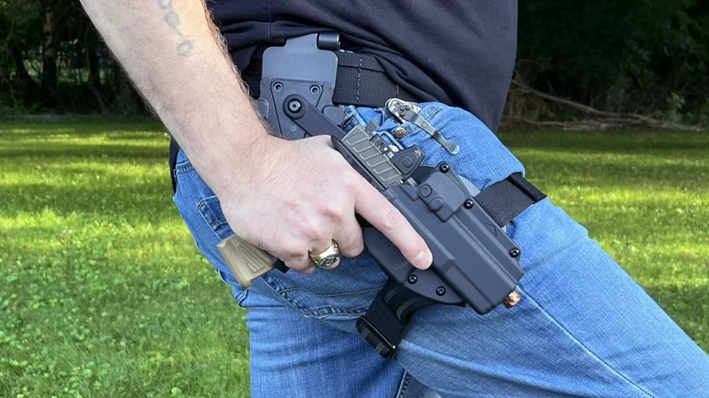 Once detached from the locking belt slide, you can put the Rapid Force LVL 2 Slim Holster on the Drop Leg Swivel.