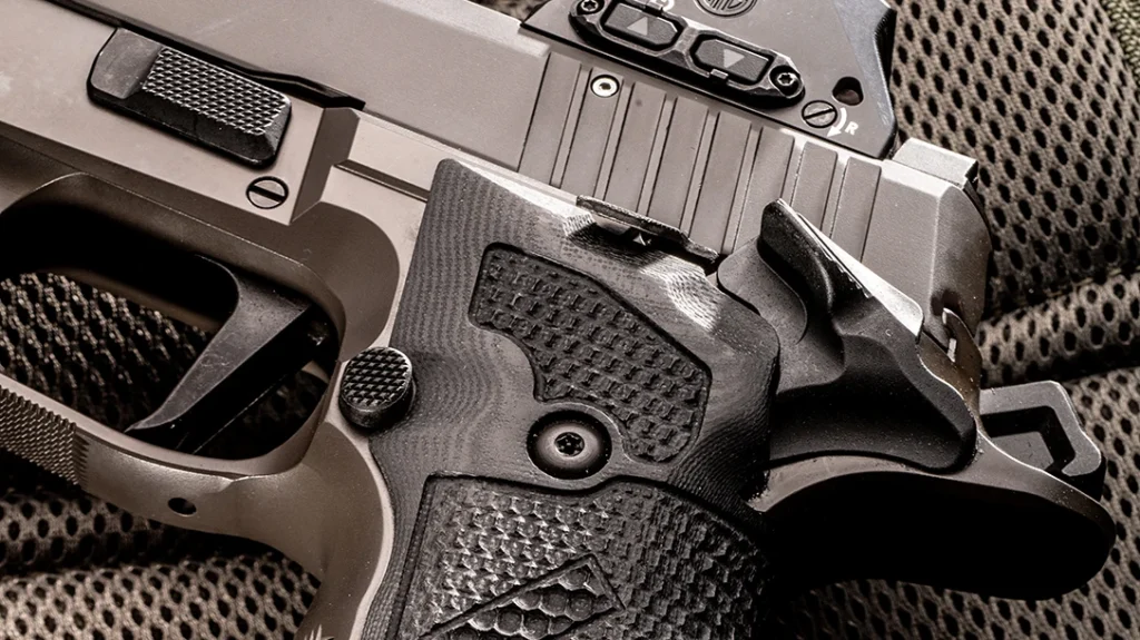 The controls are easy to manage, and mostly positioned well.