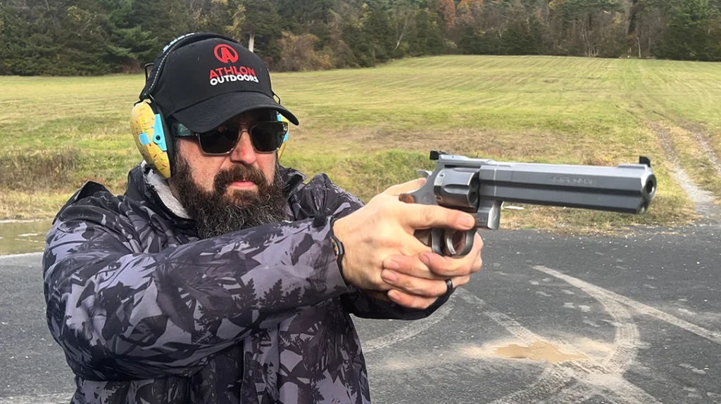 The Spohr N670&rsquo;s cylinder geometry is essentially in line with S&W N-frame dimensions.