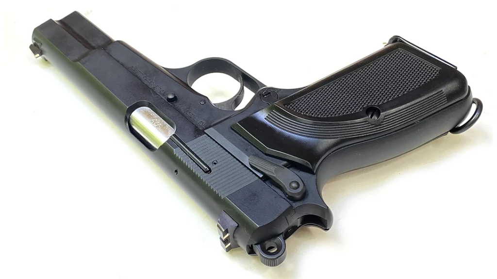 The new Inglis L9A1 pistols are comparable to the last FN Hi-Power Mk III pistols, rather than the Inglis WWII models.